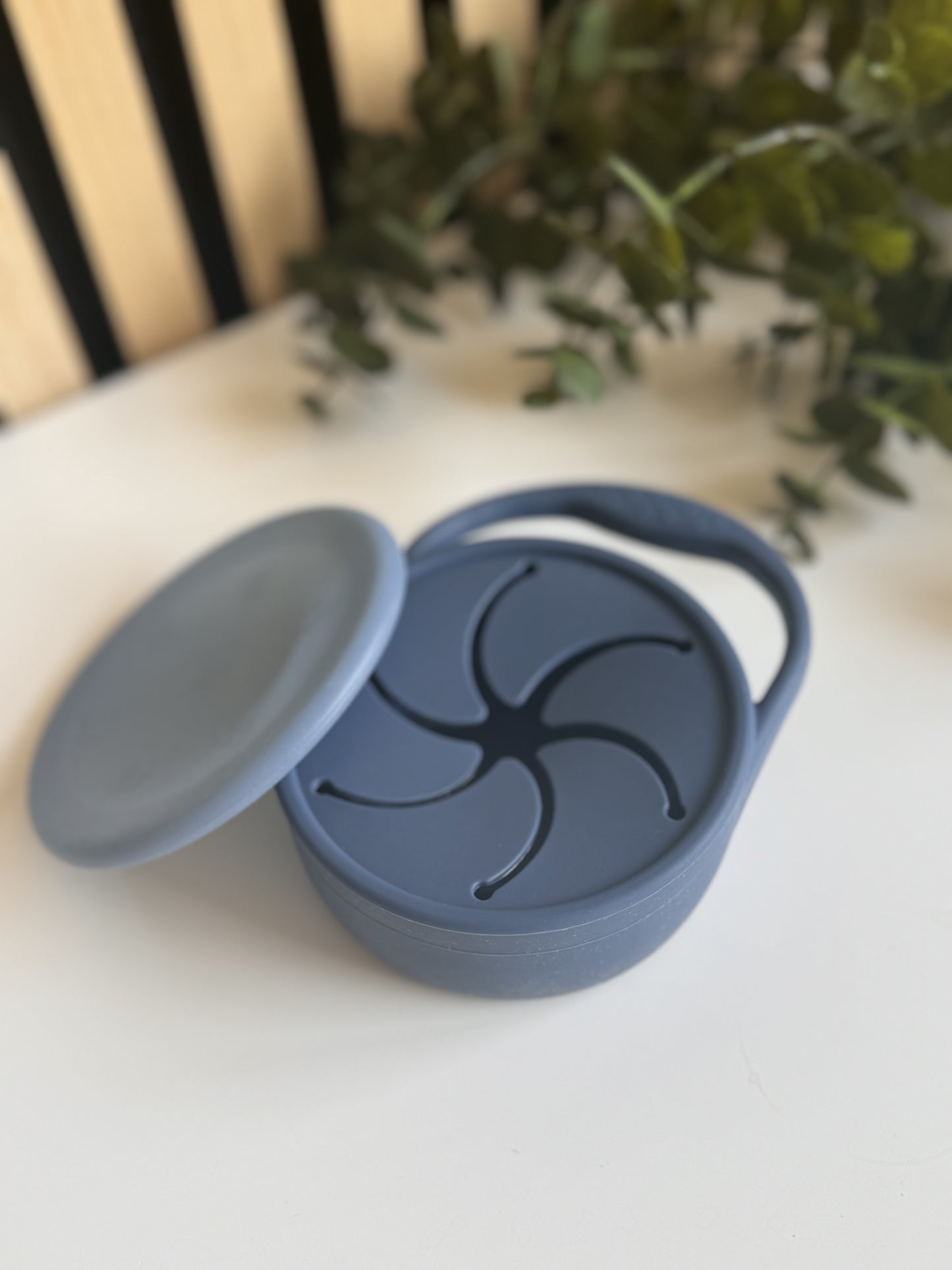 Snack cup - Snack Beker - Inklapbaar - Siliconen - Duurzaam - Baby - Peuter - Dreumes - Servies - Babyeetset - Onderweg - Blauw