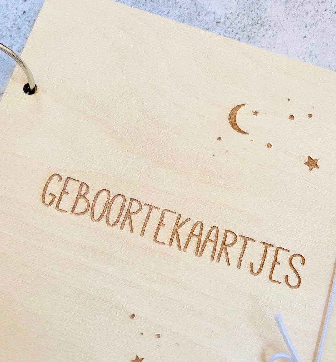 Houten bewaarbundel | Geboortekaartjes | Heelal | 20 x 20 cm