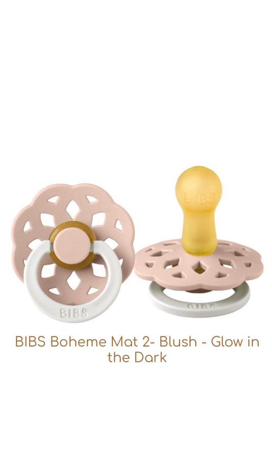 Bibs Boheme Glow In The Dark Blush 6-18 mnd Fopspeen 220256C