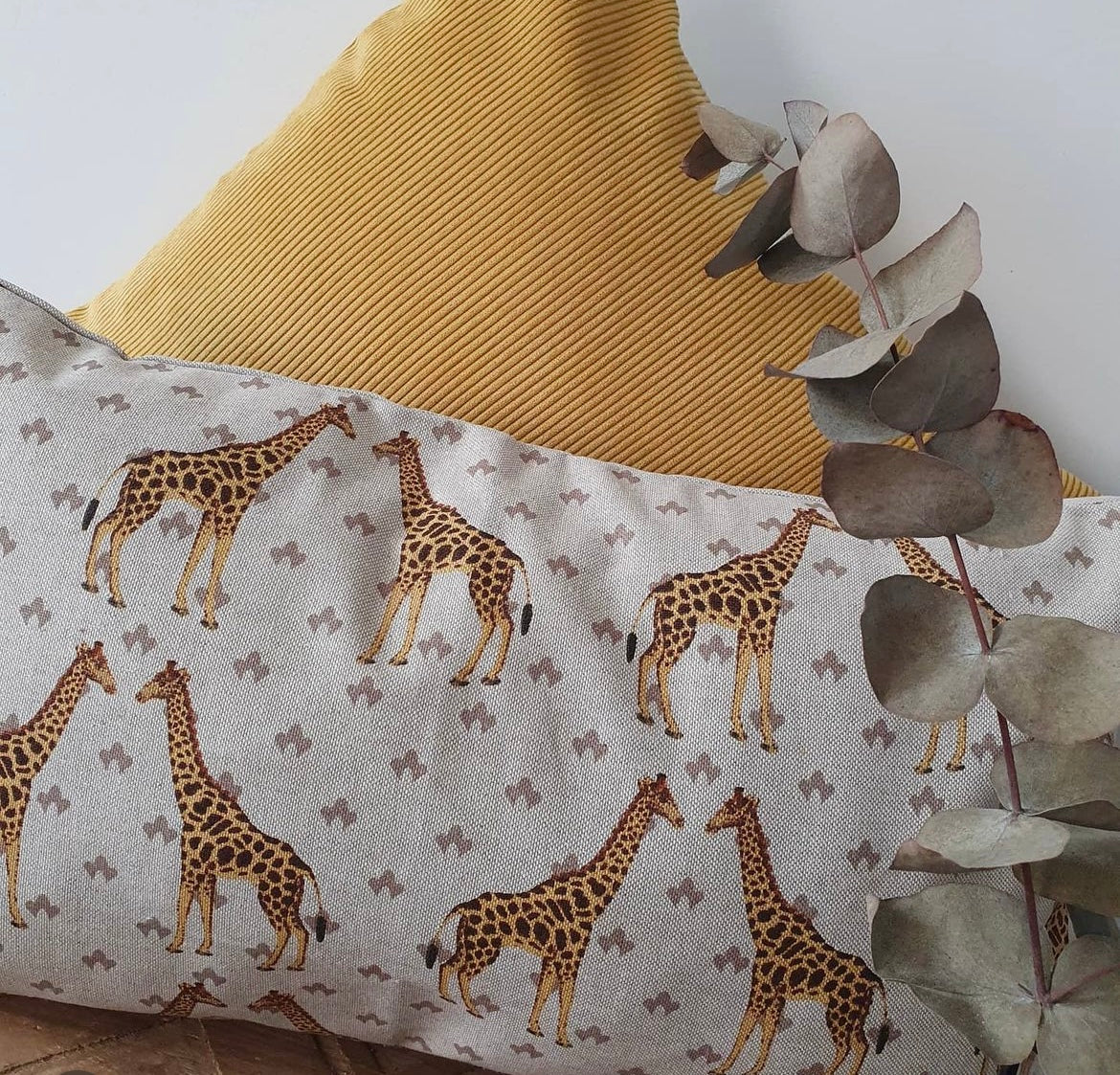 Kussenhoes met giraffe patroon, linnenlook 30x50cm