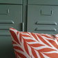 Kussenhoes met roestkleur bladeren patroon, linnenlook 30x50